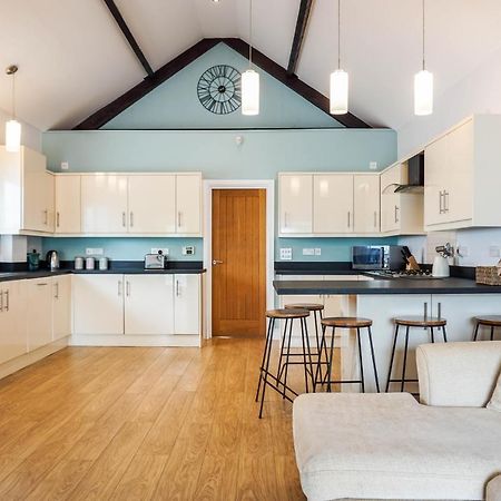 The Beach House - Fully Refurbed March 2024 Oystermouth Eksteriør bilde
